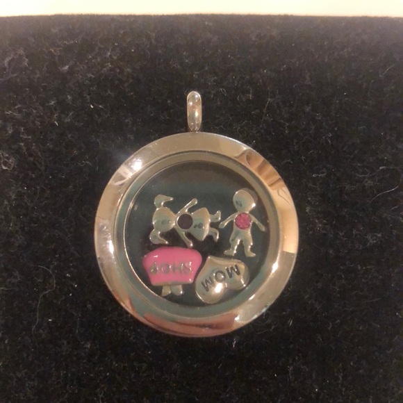 Origami Owl Circle Llocket